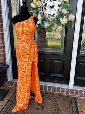 🧡City Triangles Sequin Gown🧡
